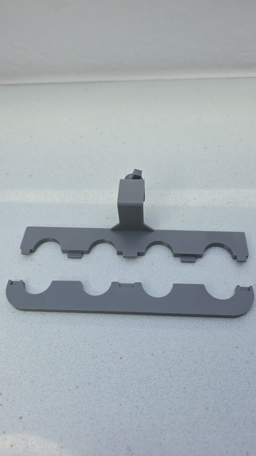 Kiemenkumpel® 4-fach Aquarien-Pflanzenhalter mit Klicksystem Grau