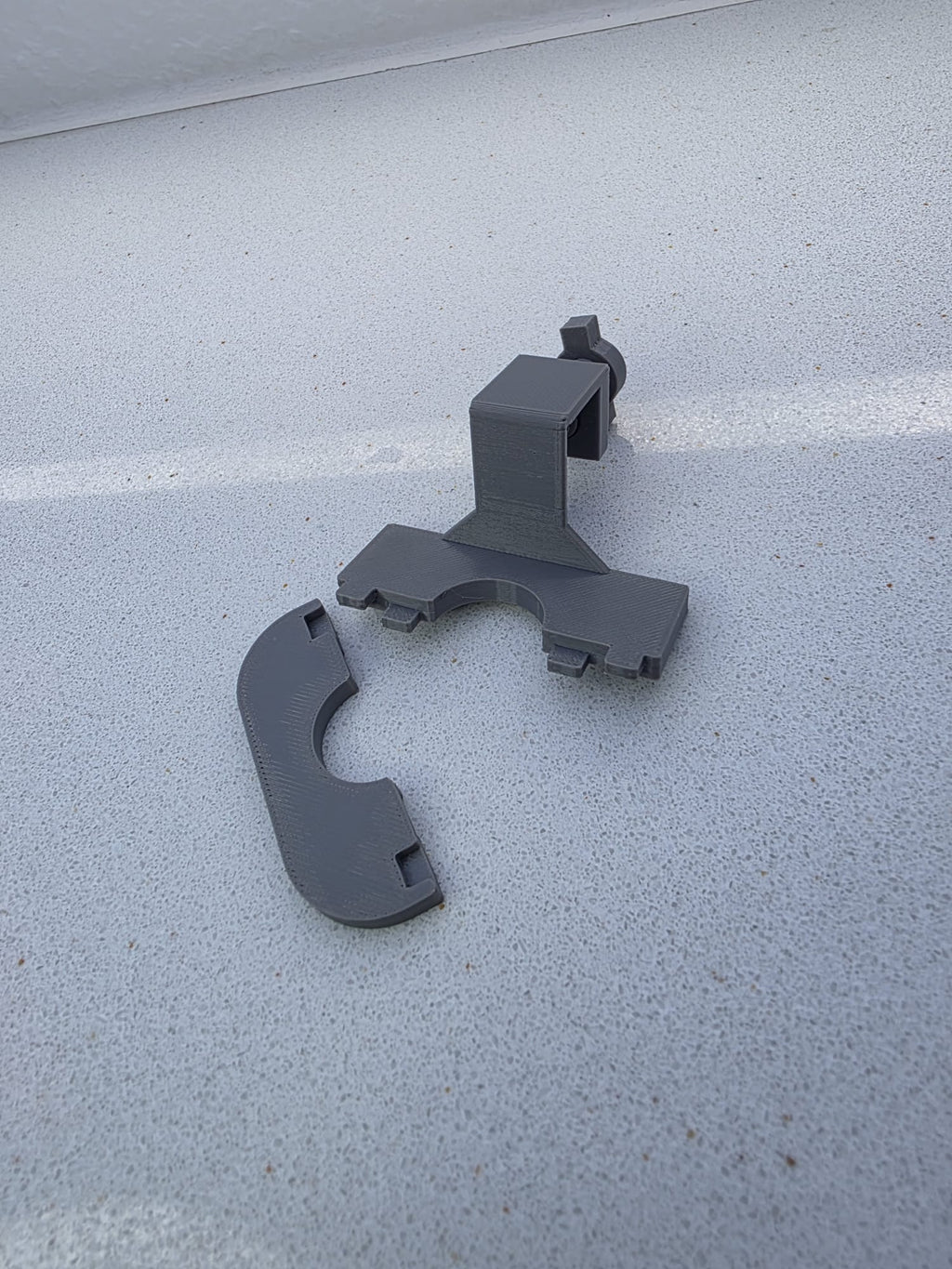 Kiemen Kumpel® Aquarien-Pflanzenhalter mit Klicksystem einfach / Grau